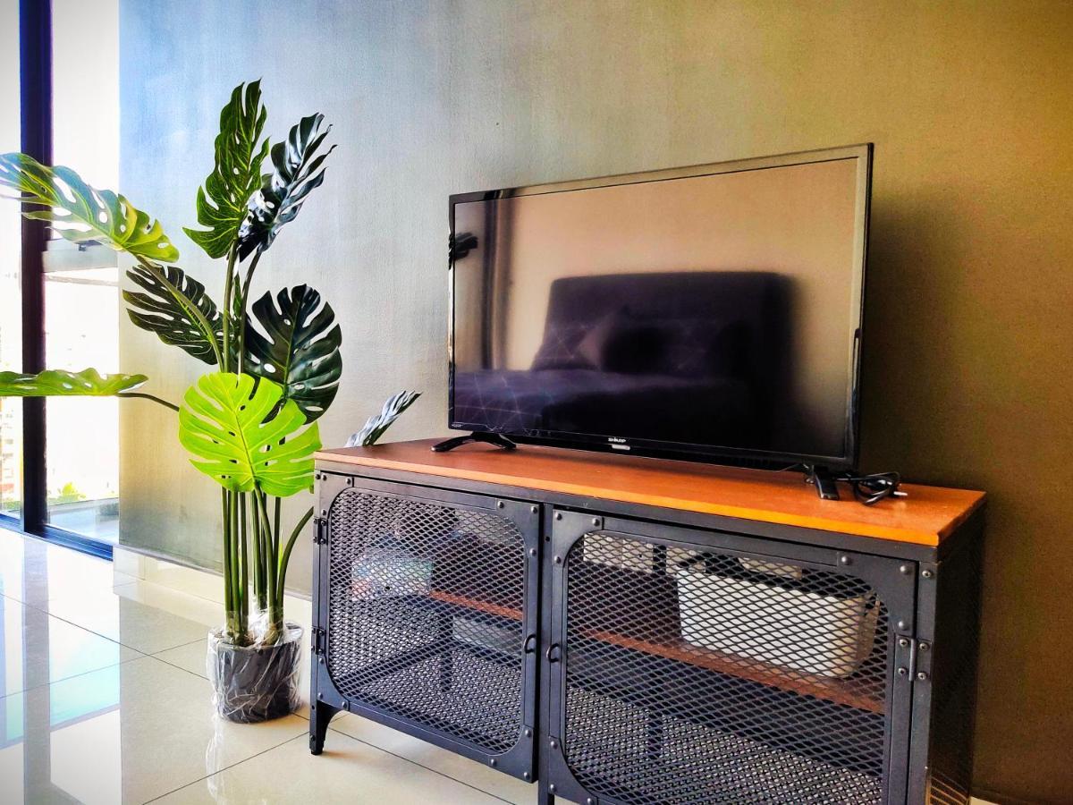 Beacon Executive Suite At Georgetown For 10Pax And 2 Bed Room Bagian luar foto