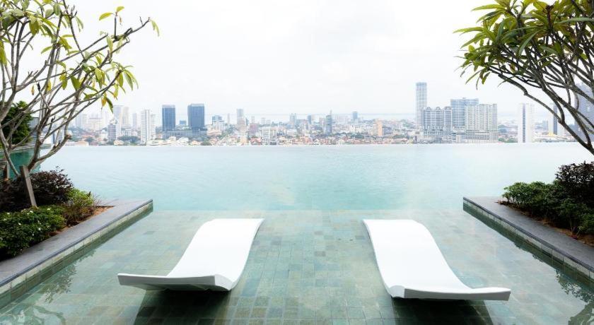 Beacon Executive Suite At Georgetown For 10Pax And 2 Bed Room Bagian luar foto